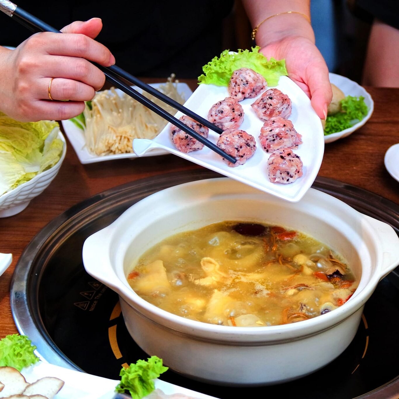 【 玖鼎猪肚鸡火锅 Iskandar Puteri 】